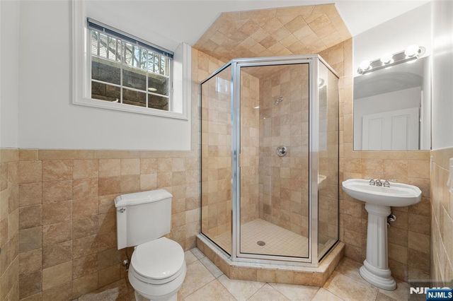 137 6th Street, Cresskill, NJ 07626