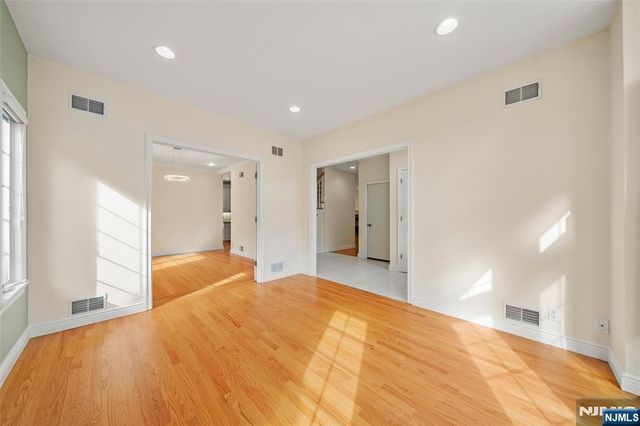 137 6th Street, Cresskill, NJ 07626