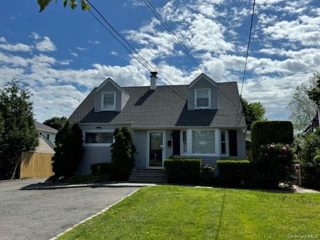 277 Jackson Avenue, Syosset, NY 11791
