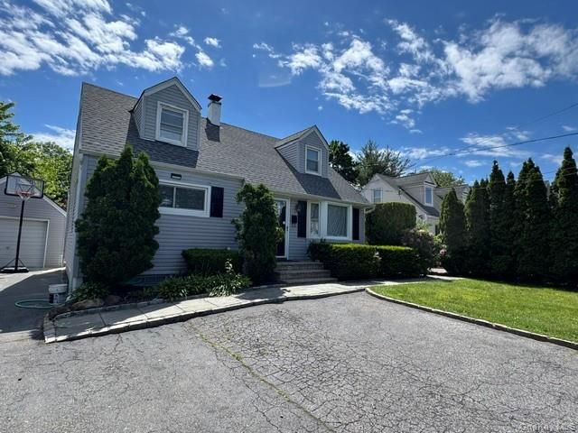 277 Jackson Avenue, Syosset, NY 11791