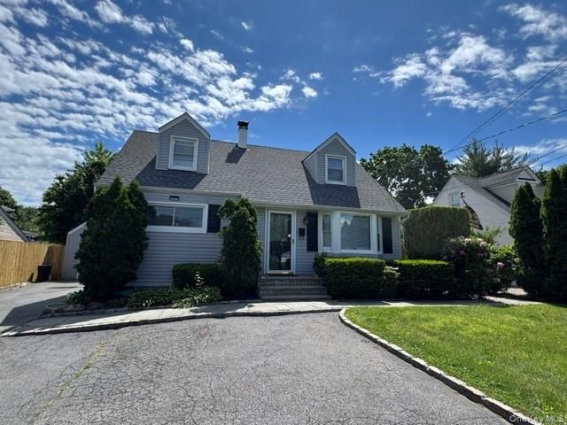 277 Jackson Avenue, Syosset, NY 11791