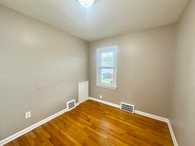 22058 Lambrecht Avenue, Eastpointe, MI 48021