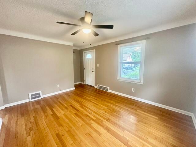 22058 Lambrecht Avenue, Eastpointe, MI 48021