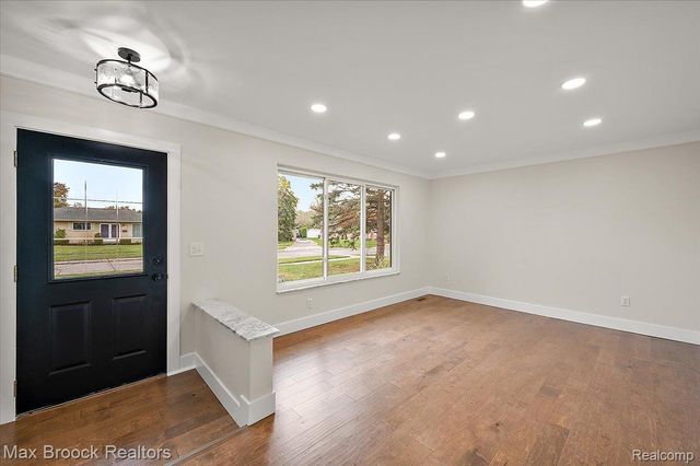 13386 Winona Drive, Sterling Heights, MI 48312