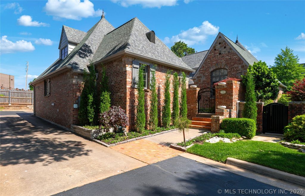 7738 E 102nd Street, Tulsa, OK 74133