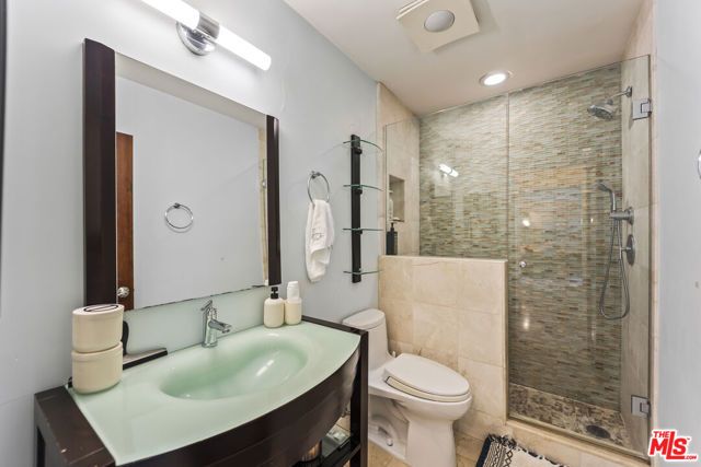 960 Larrabee Street 222, West Hollywood, CA 90069