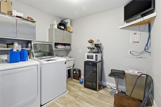 2517 Ryan Street, Lake Charles, LA 70601