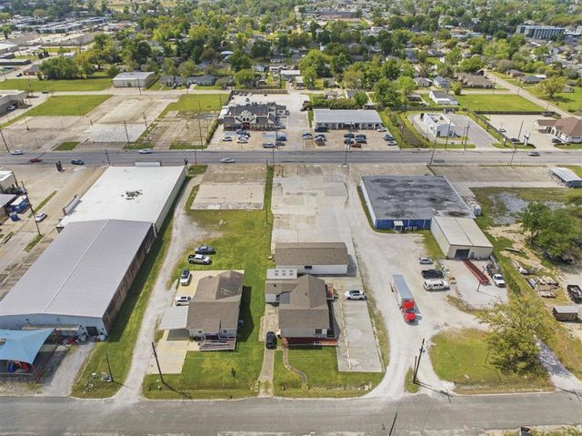 2517 Ryan Street, Lake Charles, LA 70601