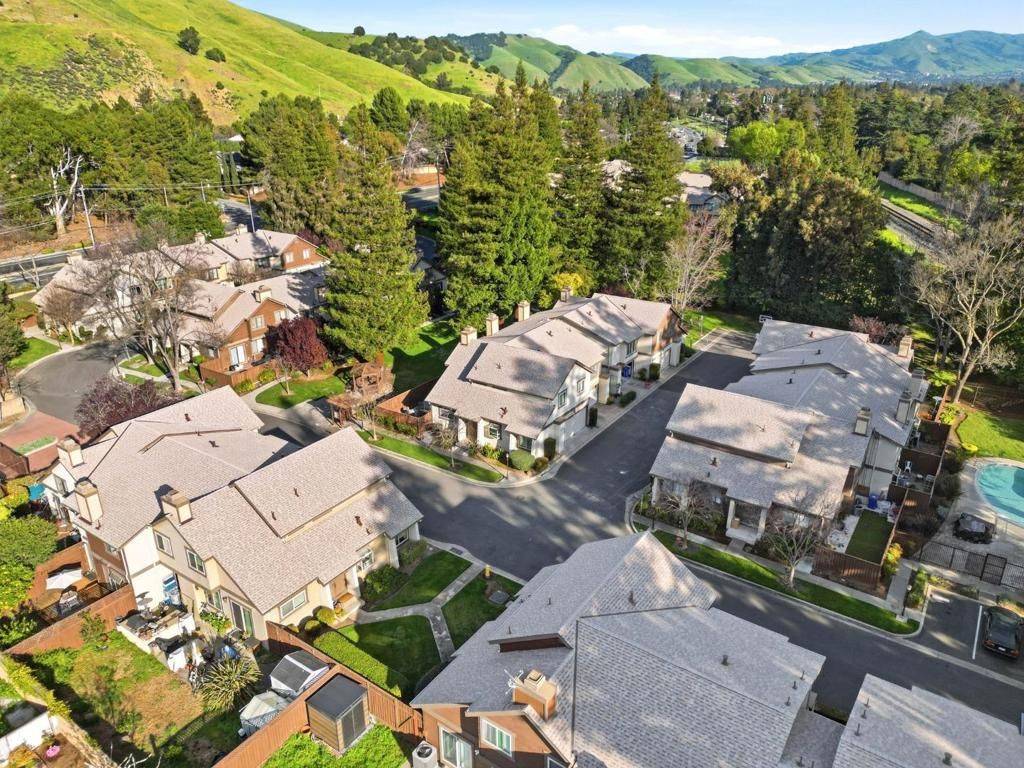 Image 47 of property listing at 36004 Vallee Terrace, Fremont, CA 94536