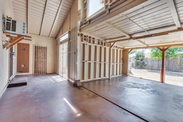 5900 64th St, Sacramento, CA 95824