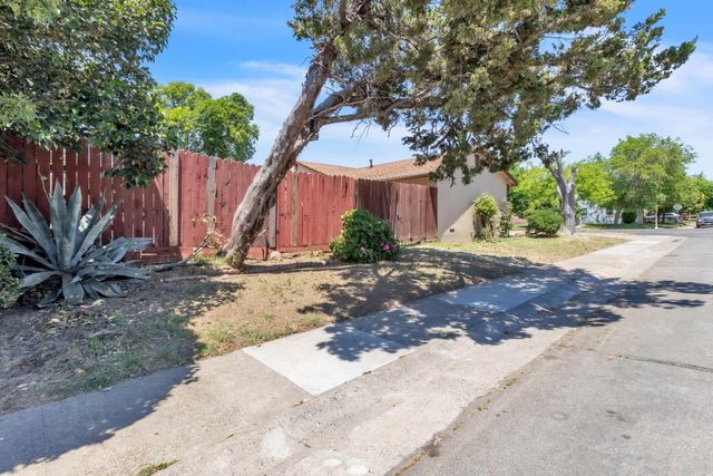 5900 64th St, Sacramento, CA 95824