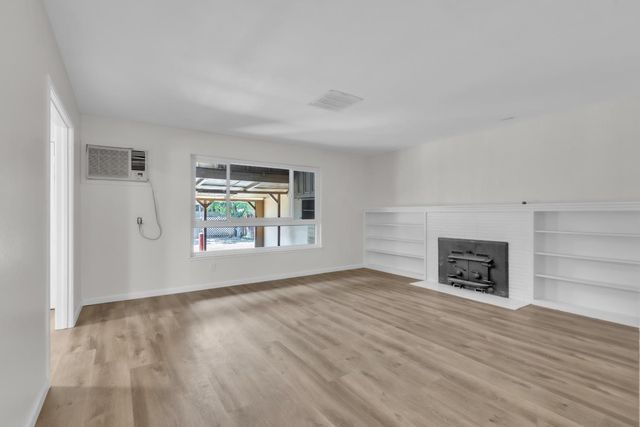 5900 64th St, Sacramento, CA 95824