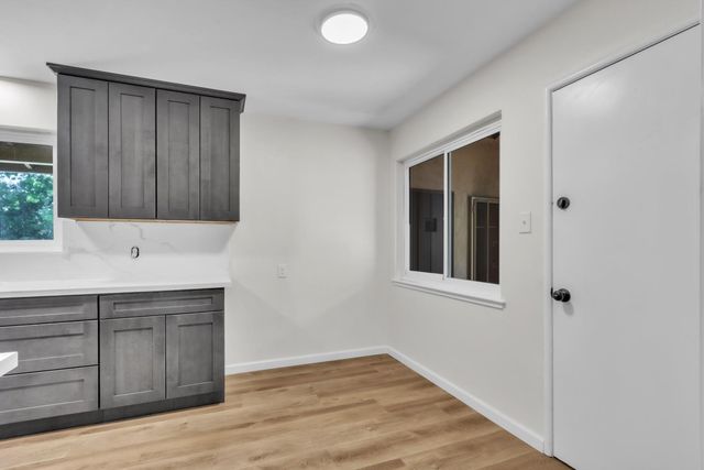 5900 64th St, Sacramento, CA 95824