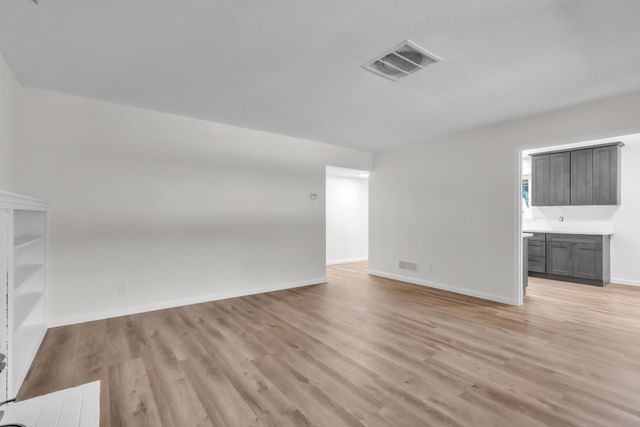 5900 64th St, Sacramento, CA 95824
