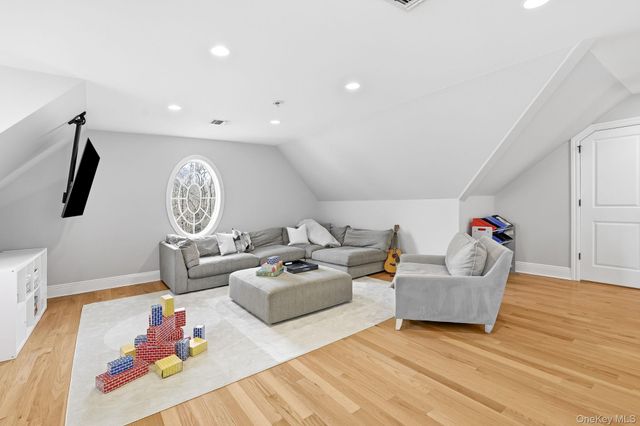 16 Hall Road, Briarcliff Manor, NY 10510