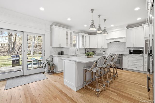 16 Hall Road, Briarcliff Manor, NY 10510