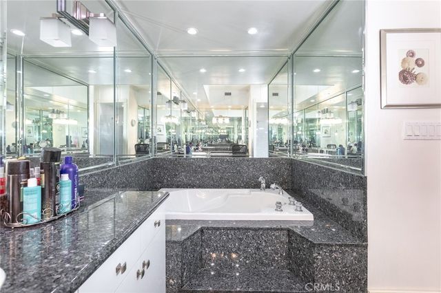 9000 Cynthia St 306, West Hollywood, CA 90069