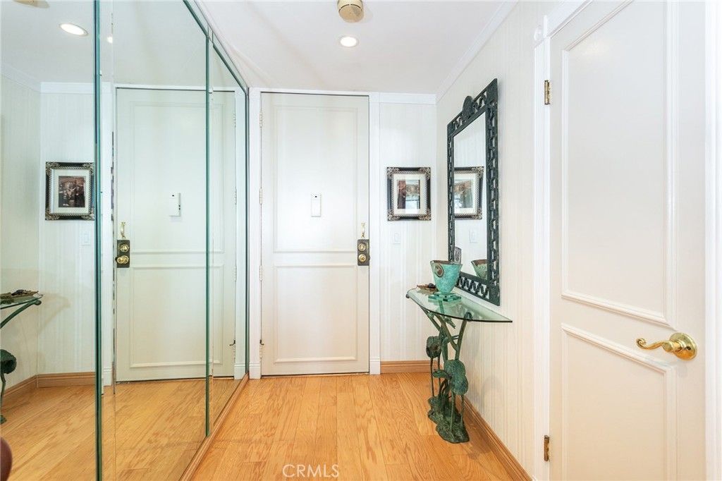 9000 Cynthia St 306, West Hollywood, CA 90069 — photo 3