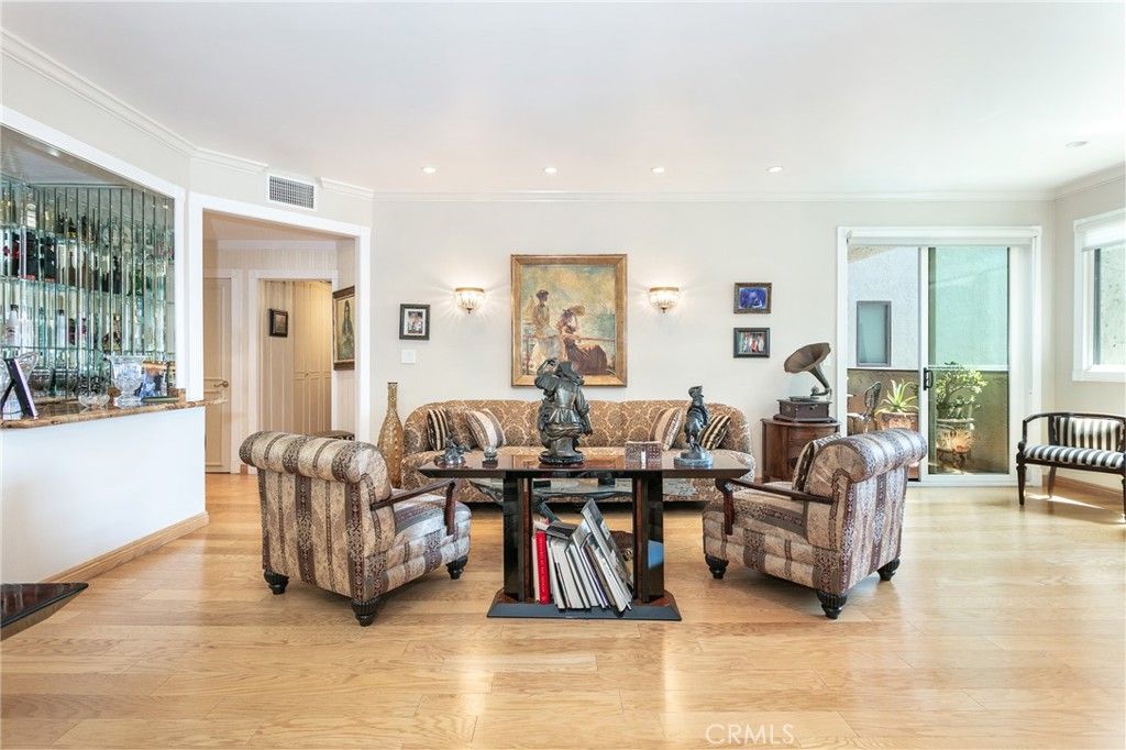 9000 Cynthia St 306, West Hollywood, CA 90069 — photo 5