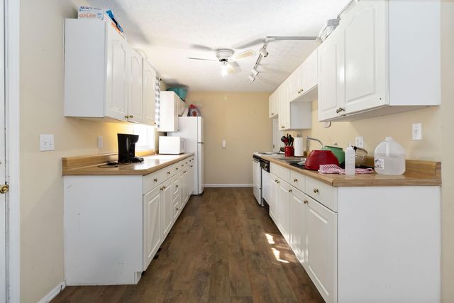 112 R. Russell Road, Russell Springs, KY 42642