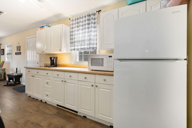 112 R. Russell Road, Russell Springs, KY 42642