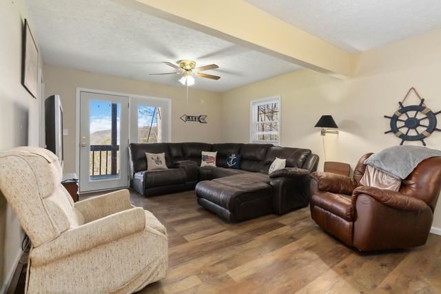 112 R. Russell Road, Russell Springs, KY 42642