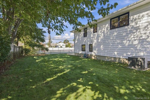 9 John Street, Bethpage, NY 11714