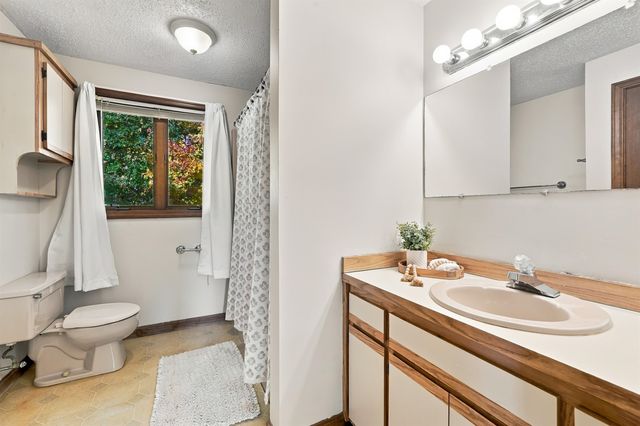 19 Gloucester Lane, Nashua, NH 03063