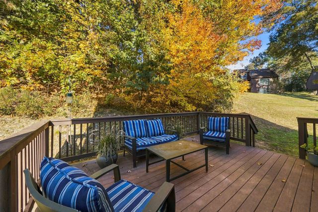 19 Gloucester Lane, Nashua, NH 03063