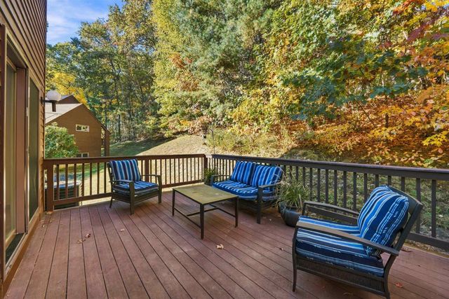 19 Gloucester Lane, Nashua, NH 03063