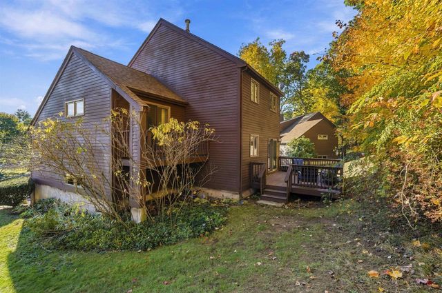 19 Gloucester Lane, Nashua, NH 03063
