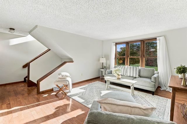 19 Gloucester Lane, Nashua, NH 03063