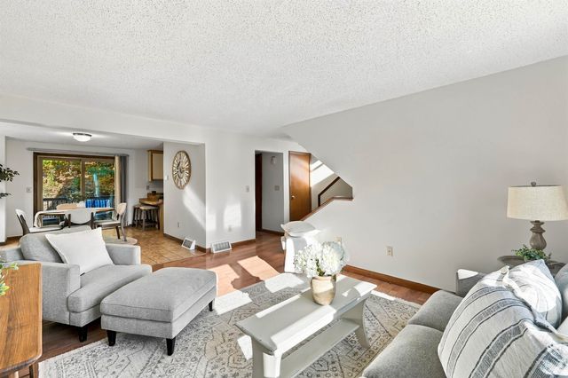 19 Gloucester Lane, Nashua, NH 03063