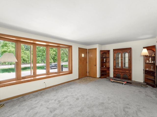 10324 S Sacramento Avenue, Chicago, IL 60655