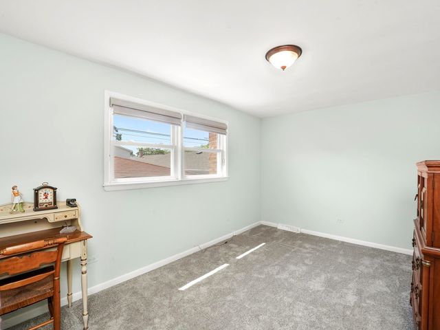 10324 S Sacramento Avenue, Chicago, IL 60655