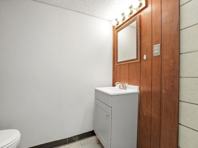 10324 S Sacramento Avenue, Chicago, IL 60655