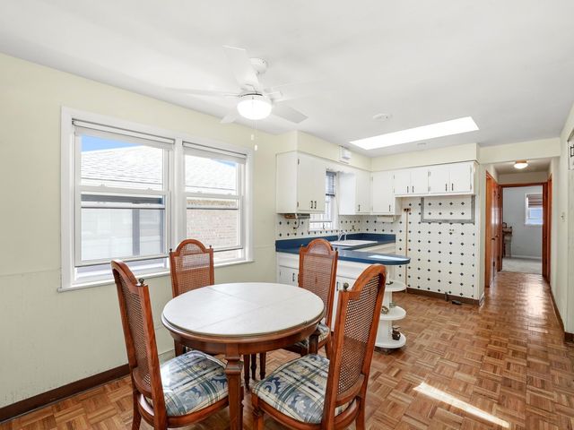 10324 S Sacramento Avenue, Chicago, IL 60655