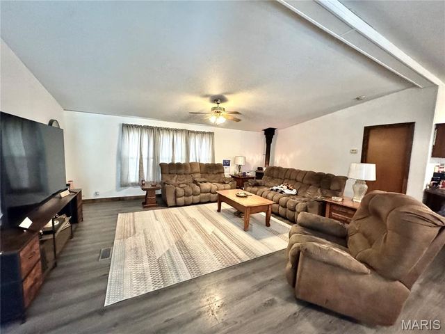 600 Hidden Lake Road, De Soto, MO 63020