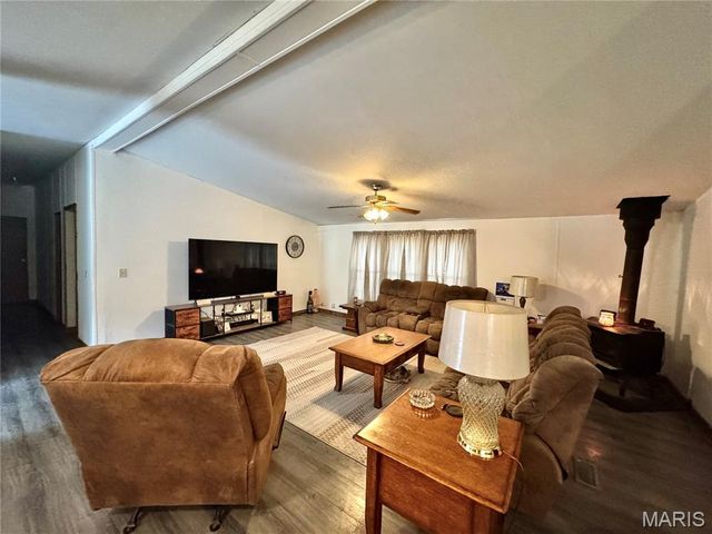 600 Hidden Lake Road, De Soto, MO 63020
