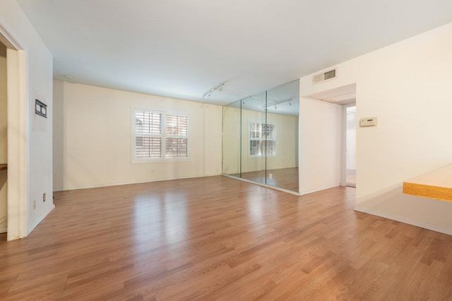 910 Duncan LN 26, Austin, TX 78705