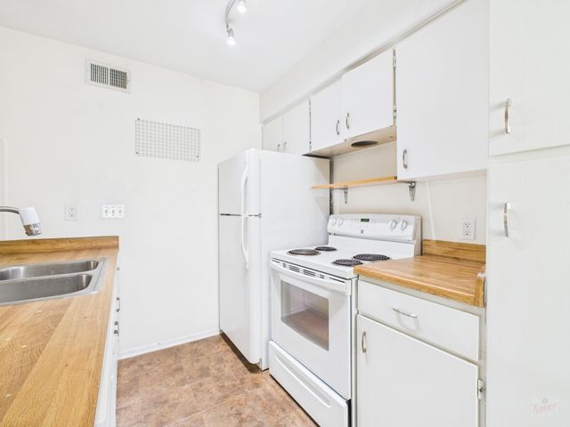 910 Duncan LN 26, Austin, TX 78705