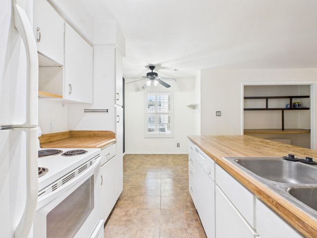 910 Duncan LN 26, Austin, TX 78705