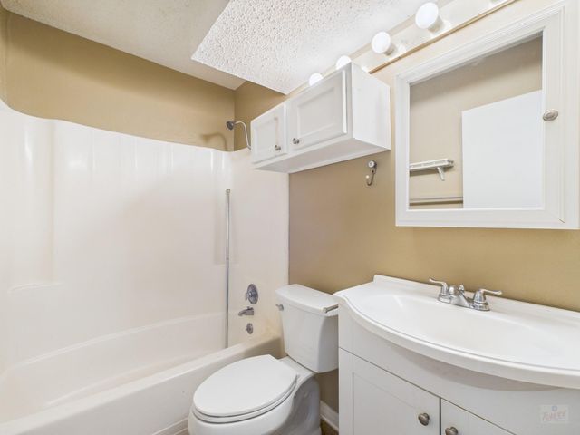 910 Duncan LN 26, Austin, TX 78705