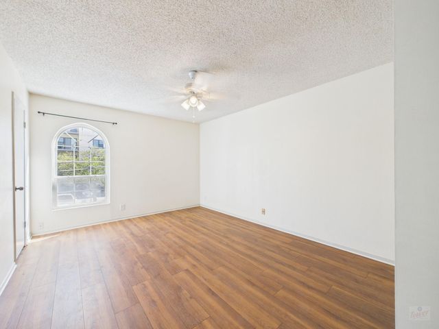 910 Duncan LN 26, Austin, TX 78705