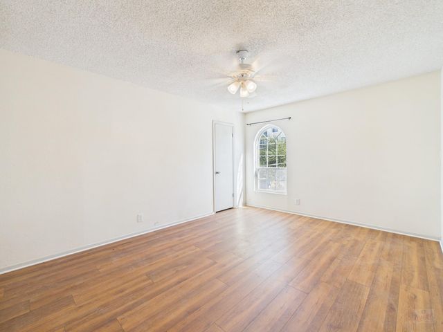 910 Duncan LN 26, Austin, TX 78705