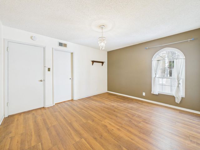 910 Duncan LN 26, Austin, TX 78705
