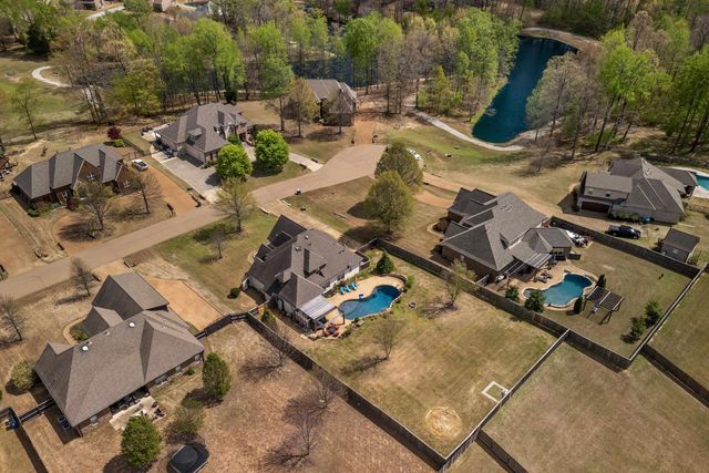 107 WATERS EDGE CV, Atoka, TN 38004