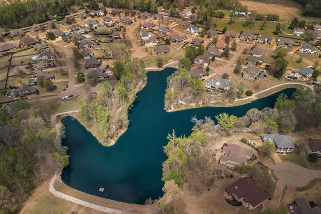 107 WATERS EDGE CV, Atoka, TN 38004