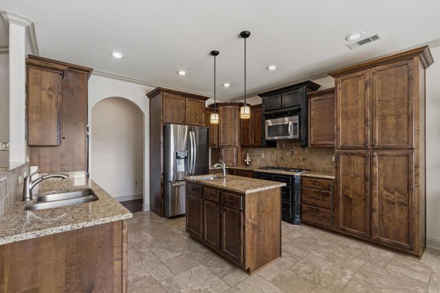 107 WATERS EDGE CV, Atoka, TN 38004