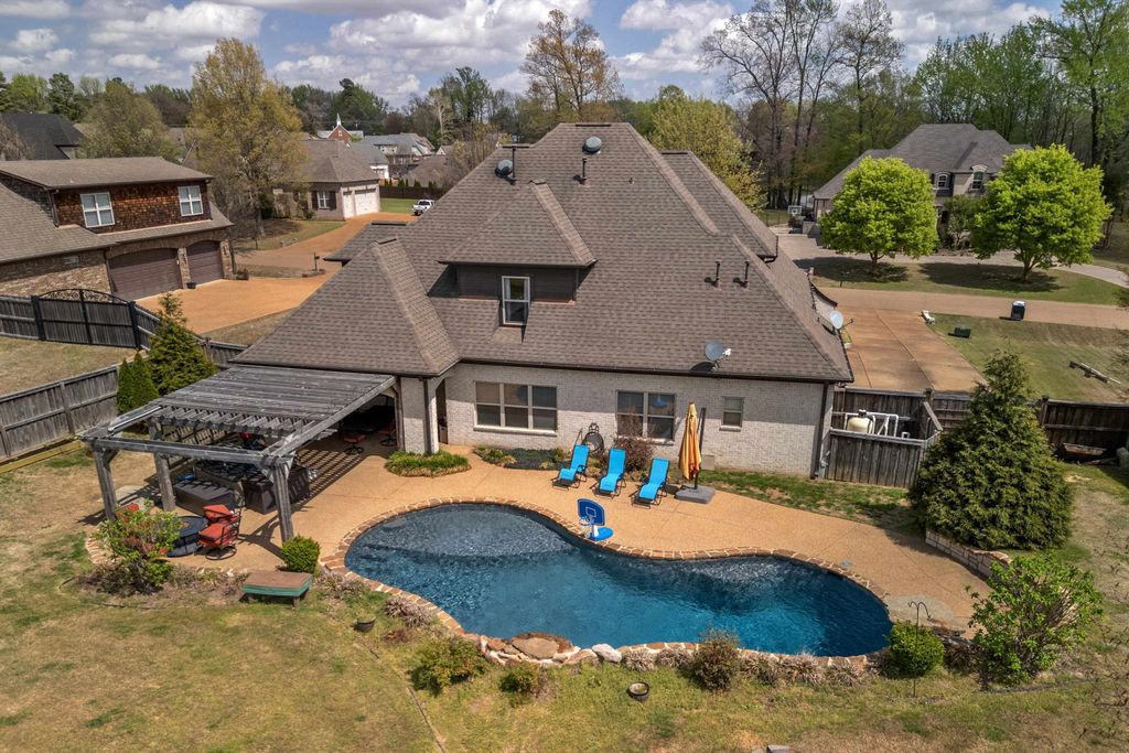 107 WATERS EDGE CV, Atoka, TN 38004